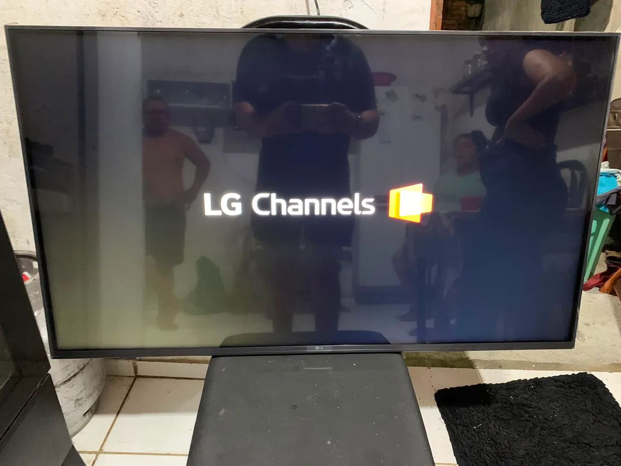 Smart TV 43" 4K LG Ultra HD  - Foto 2