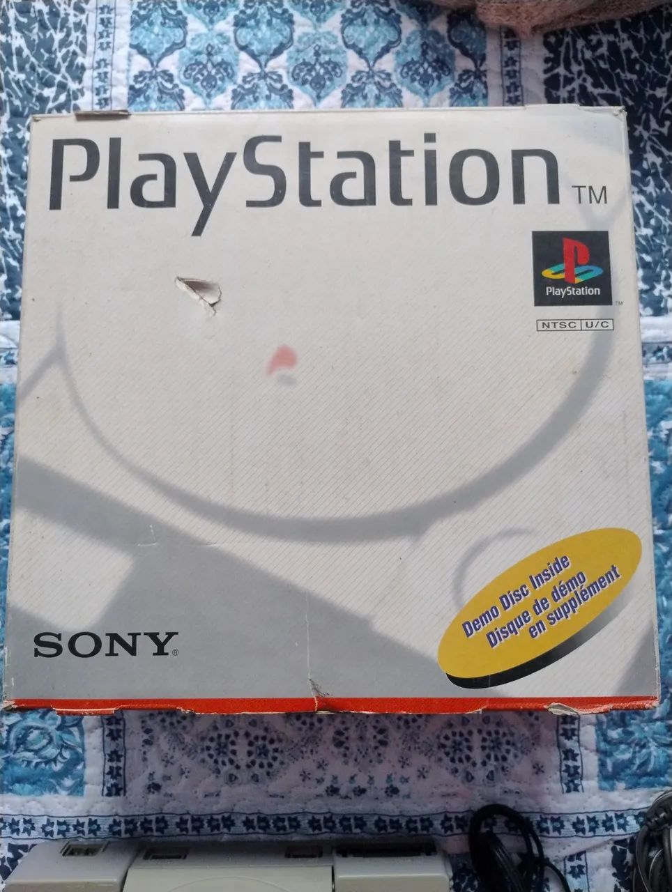 Playstation 1 clássico, na caixa! 
