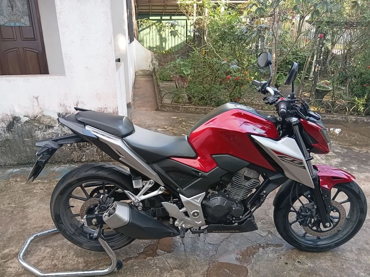 CB 300F - Foto 2