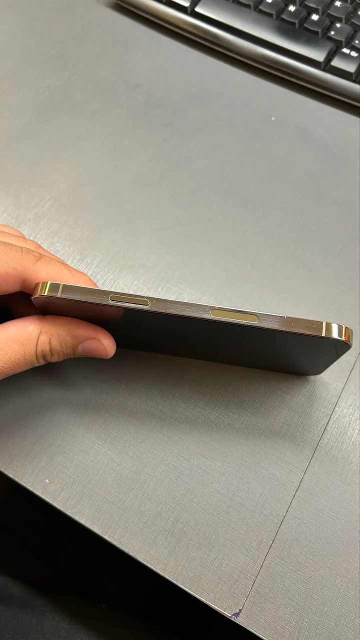 iPhone 12 Pro Dourado - 128 tb - Sem arranhões  - Foto 3