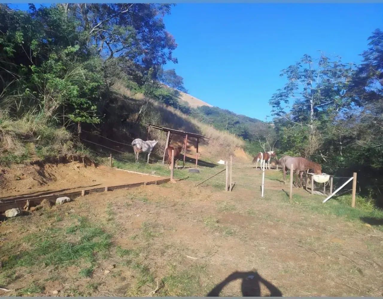 ÁREA COM 7.600 M²