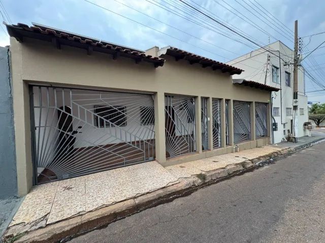 Casa Térrea com 04 quartos, Cohab Velha