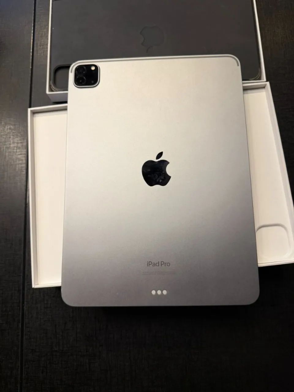 iPad Pro 11" (4ª Geração) 128GB + Apple Magic Keyboard
