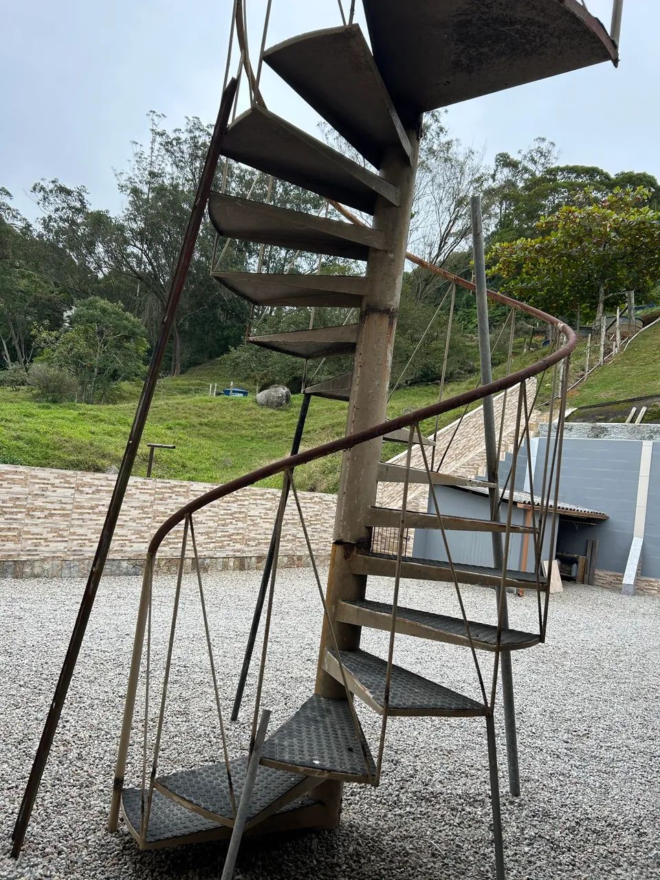 Escada de ferro caracol 