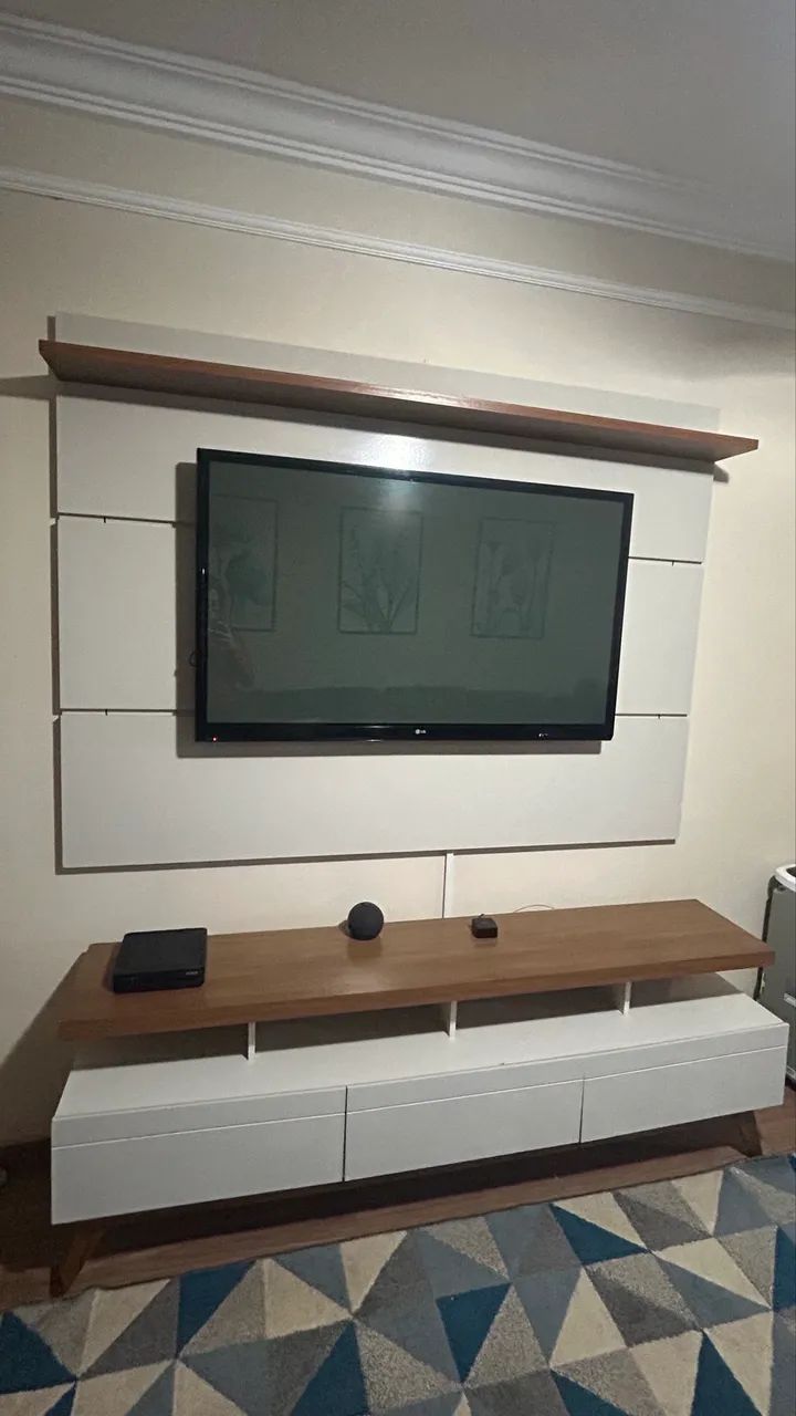 Painel com rack 