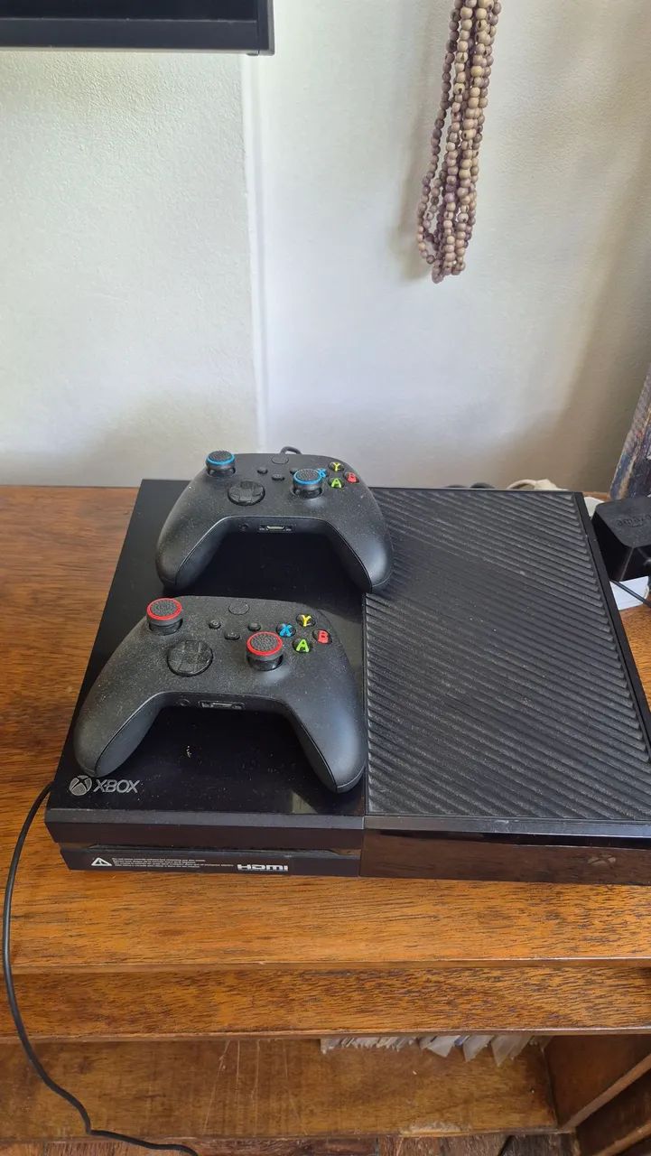 Xbox One + Controles e Jogos