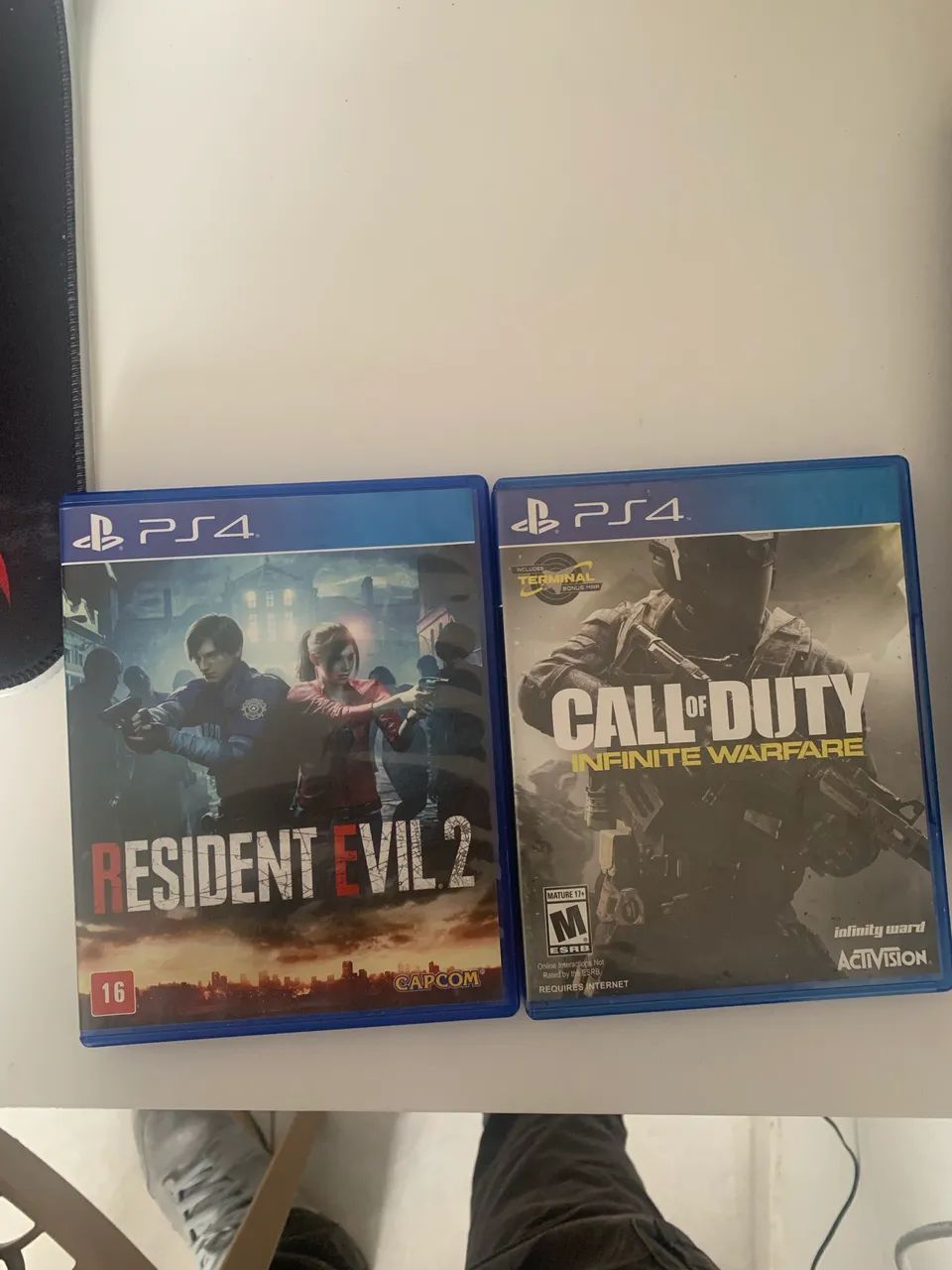 Resident evil 2 e cod modern warfare ps4