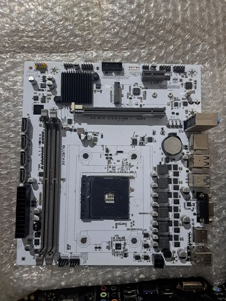 Placa-Mãe A320 Am4 (Ryzen? 1000, 2000, 3000, 4000 E 5000) )