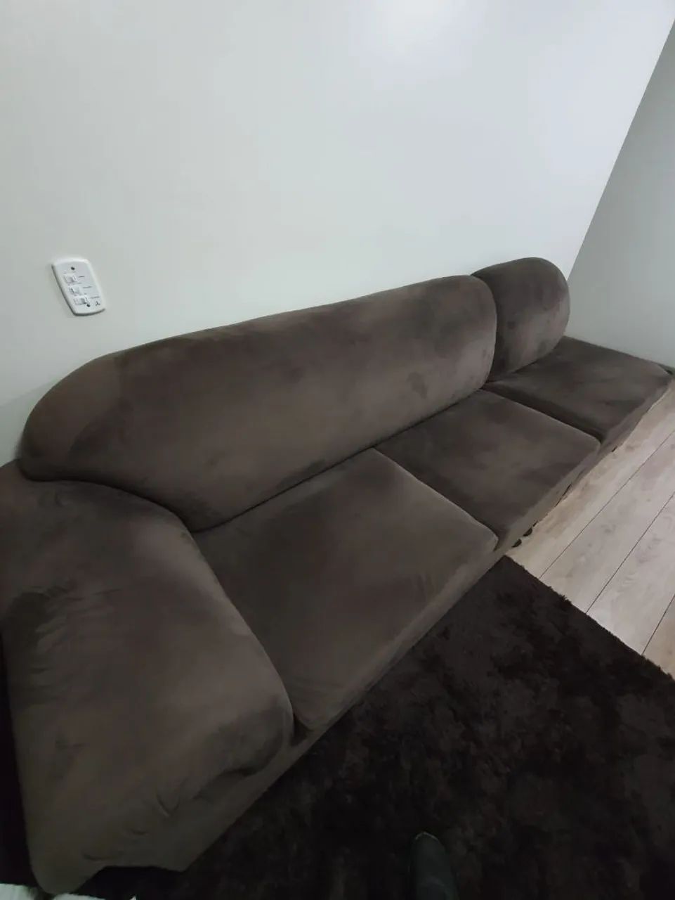 Sofá em suede marrom 3 metros - ótimo estado