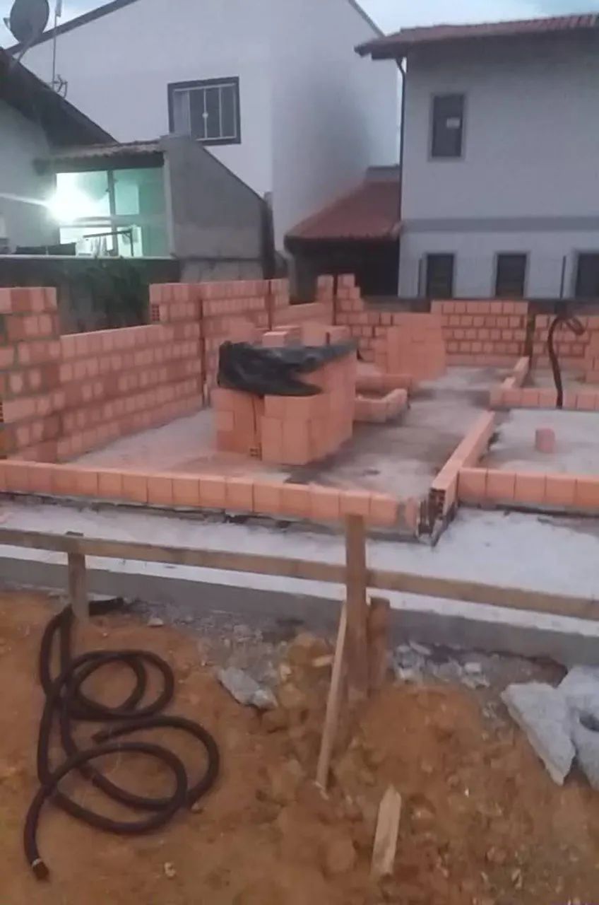 Pedreiro profissional.
