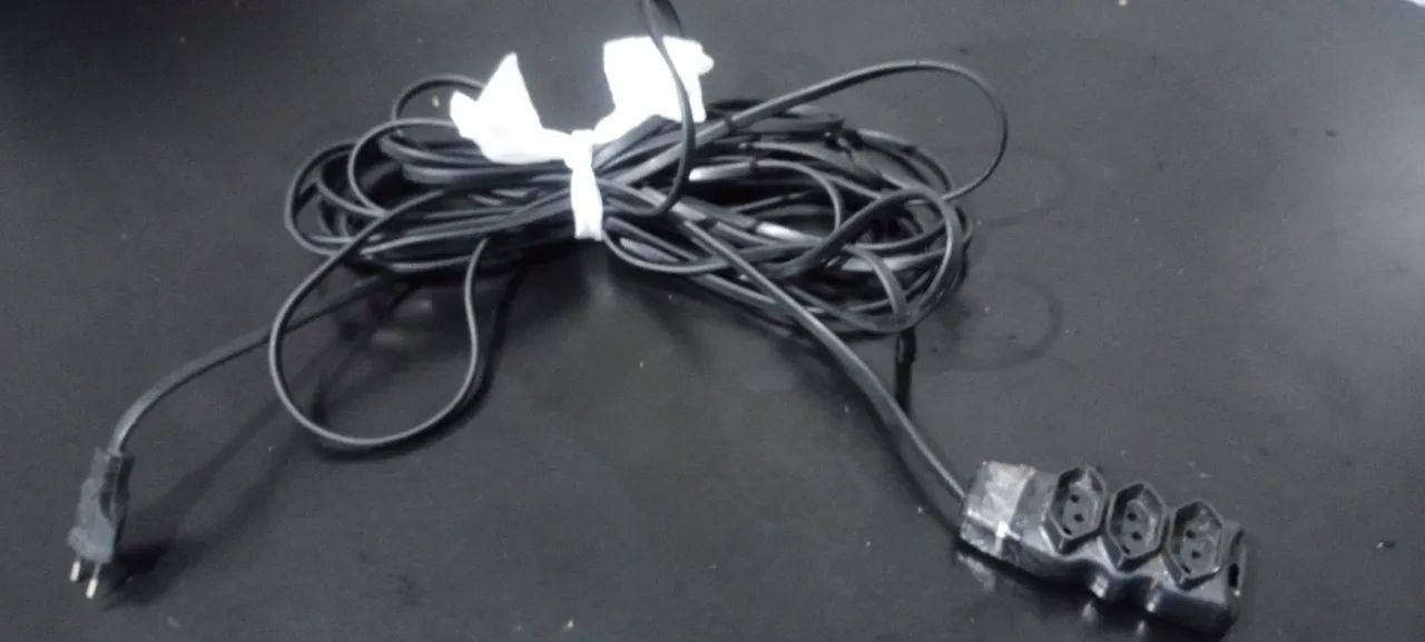 Extensão bivolt fio grosso tem 10 metrôs  - Foto 4