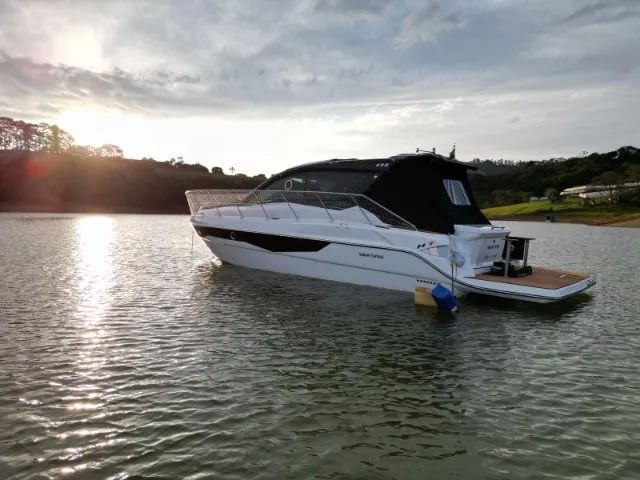 Lancha Ventura V400 HT 2023