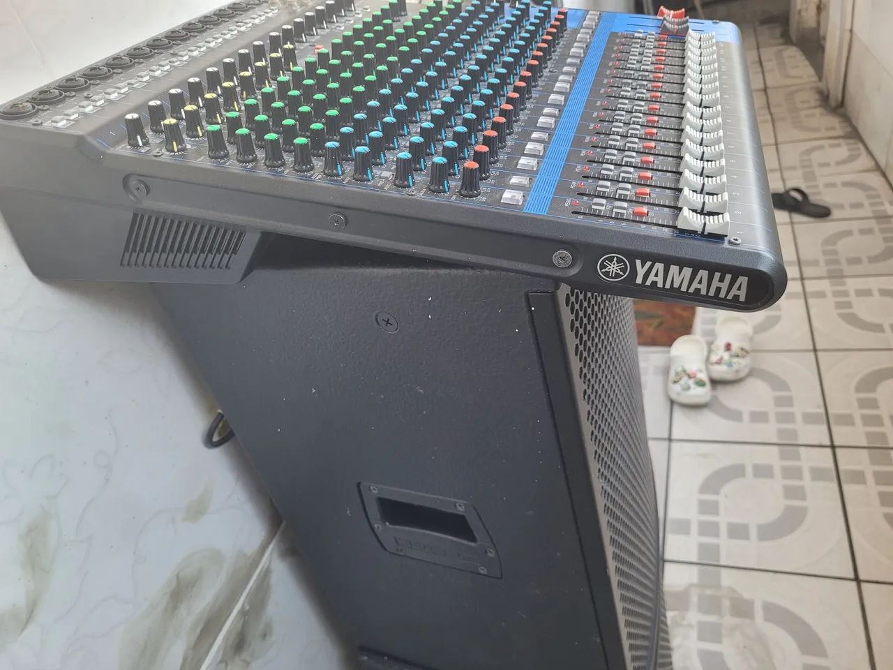 Caixa Amplificada Attack VRF 1230A, alto falando de 12" polegadas e 300W Rms. - Foto 5