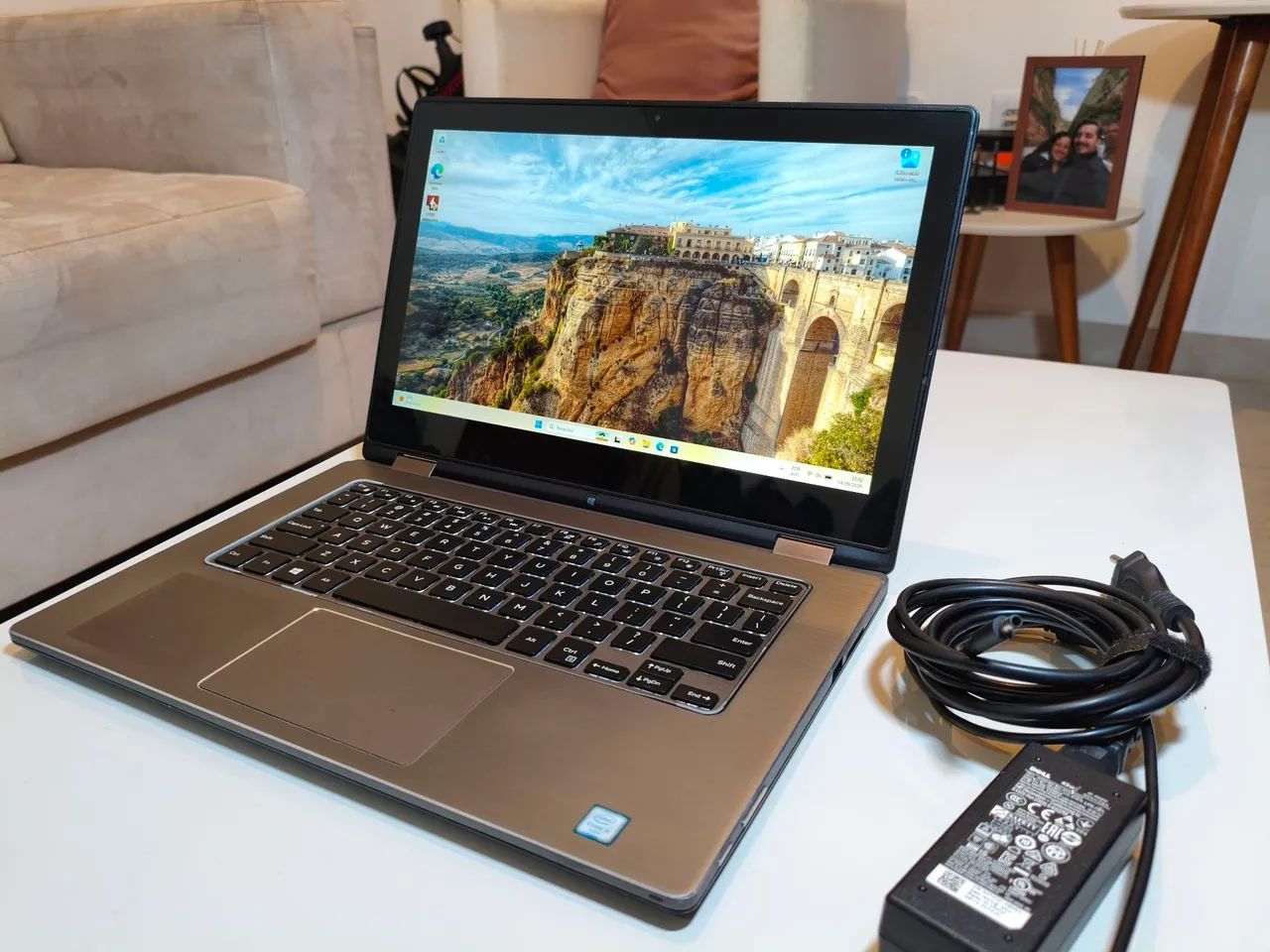 Notebook Dell 2 em 1 Intel i5 6gen, 8GB RAM, SSD 256 GB, Tela de
