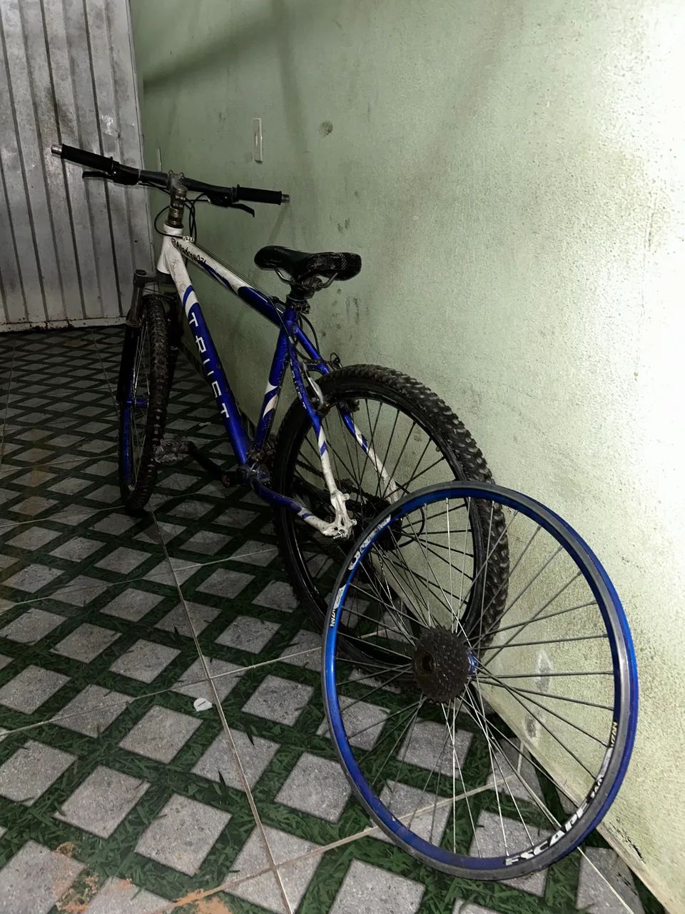 Vendo ou troco bicicleta Trust Aro 26 - Foto 3