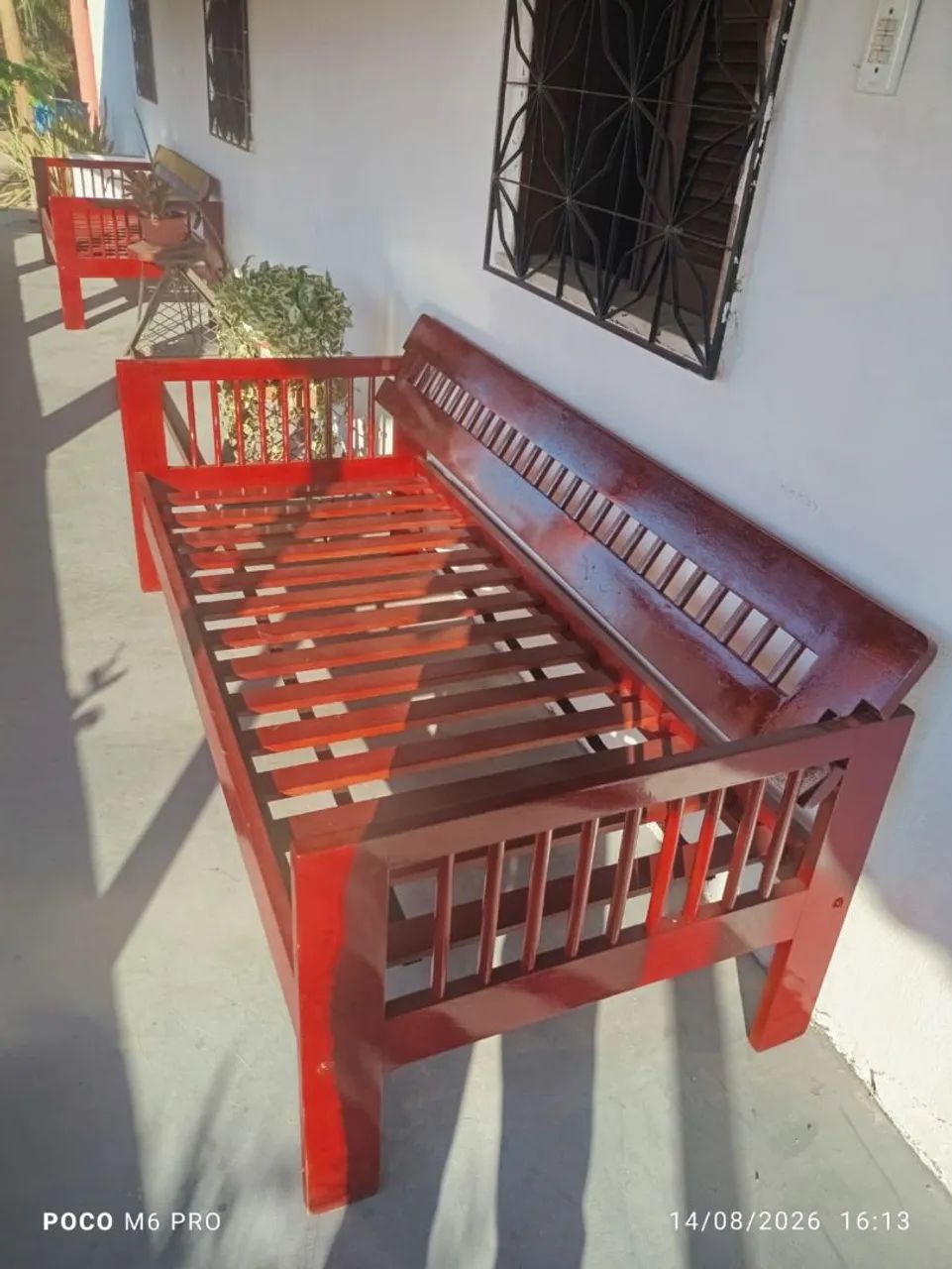 Sofá cama  madeira rústica 