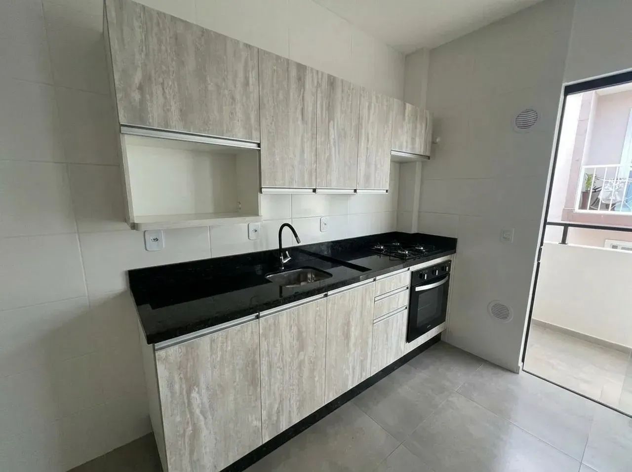 Apartamento no Bairro Aventureiro com 02 Quartos - Foto 5