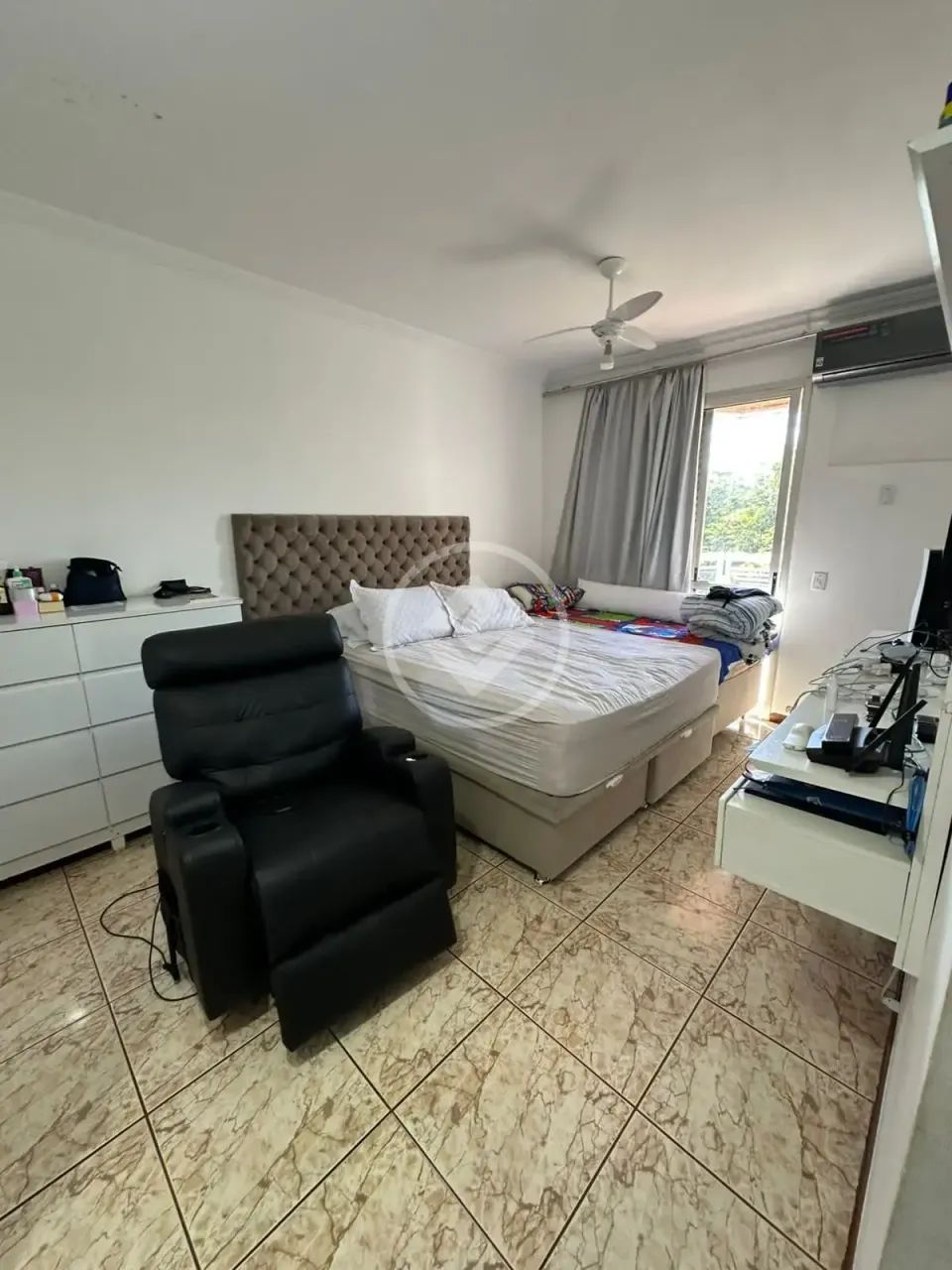 #Vende-se amplo apartamento no Bairro Goiabeiras, Edifício Barcelona, com 04 quartos sendo - Foto 4