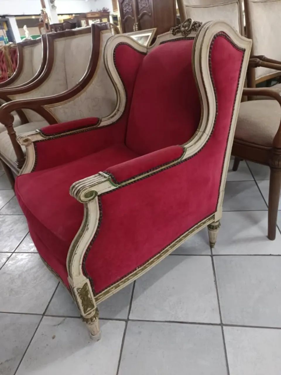 Poltrona Vermelha Antiga em madeira entalhada - Foto 3