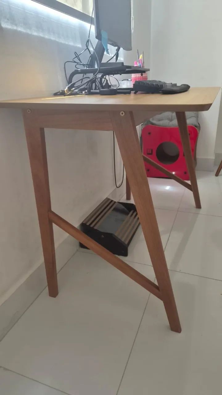 Escrivaninha mdf + madeira maciça - Foto 2