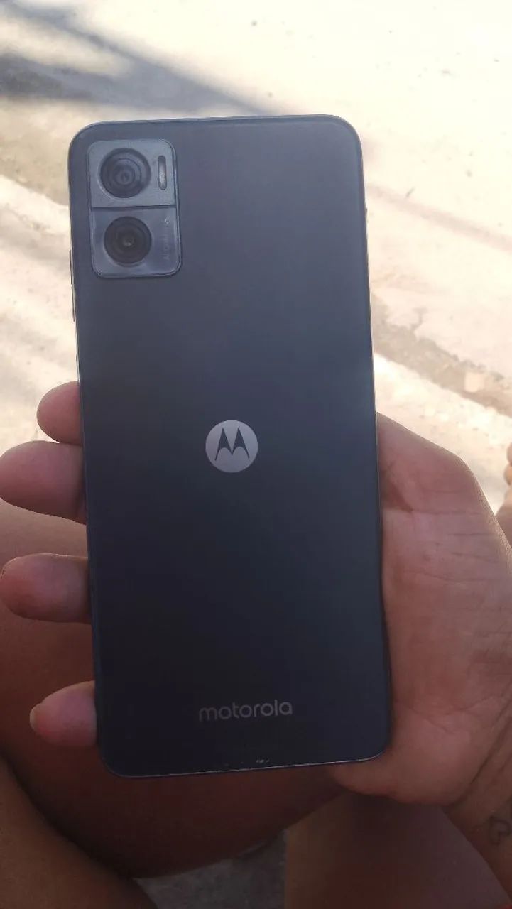  Celular moto E22