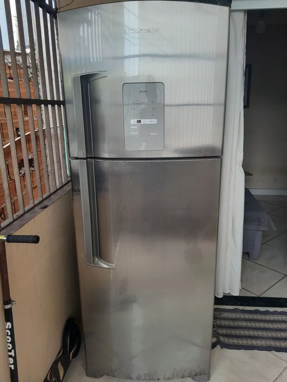Vendo Geladeira com defeito  - Foto 6