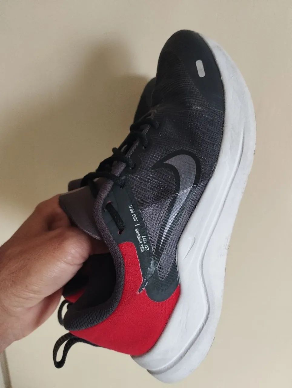 Tênis feminino Nike semi nova número 34
