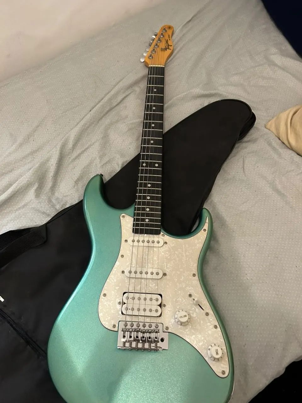 Guitarra Tagima 520