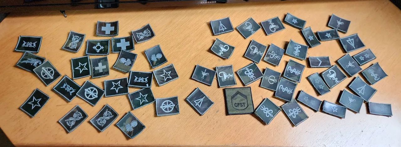 Kit Insígnias divisas militares velcro - Foto 3