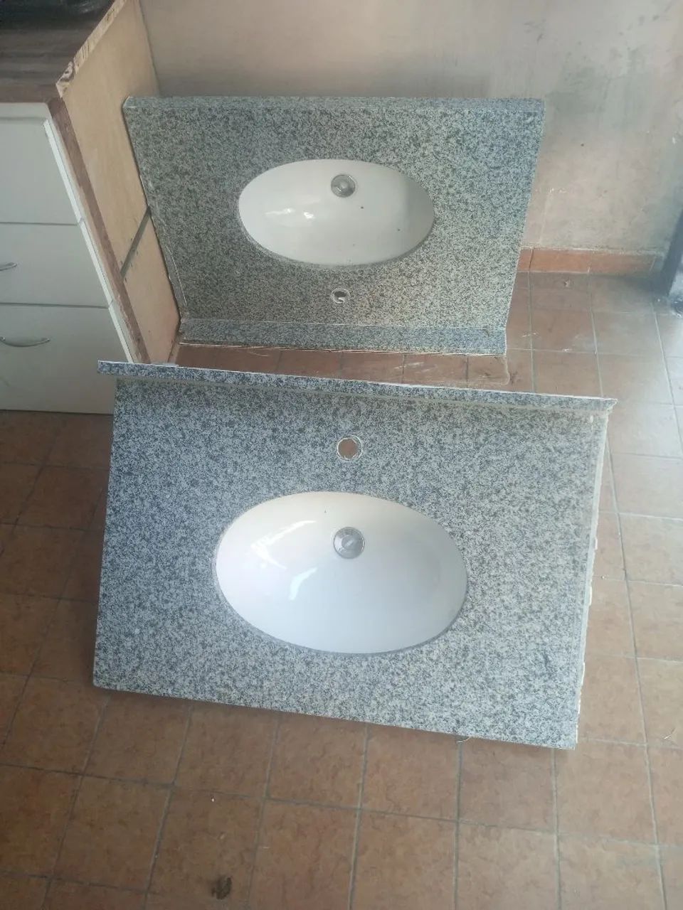 Lavatórios novos, 200,00 os dois