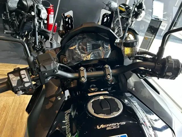 KAWASAKI VERSYS 1100 ABS  - Foto 3