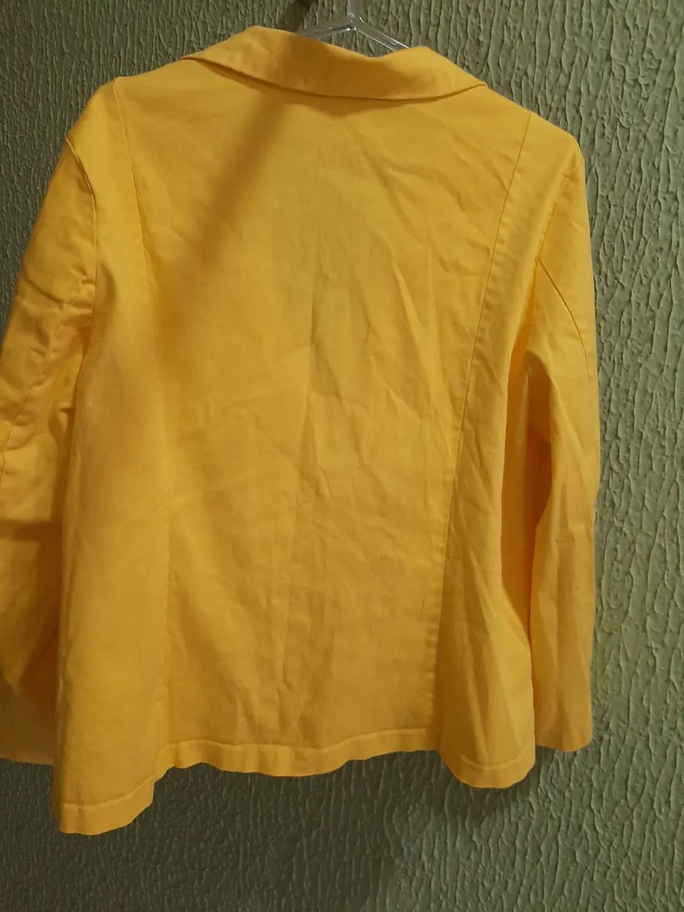 Blazer amarelo veste 40/42 - Foto 2
