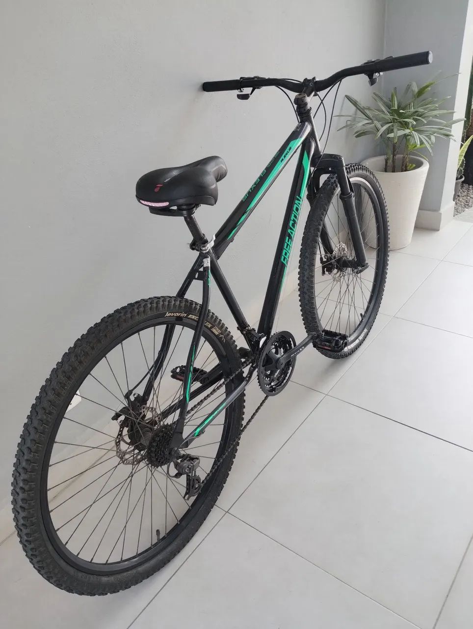 Bicicleta aro 29 Free action ótimo estado  - Foto 3