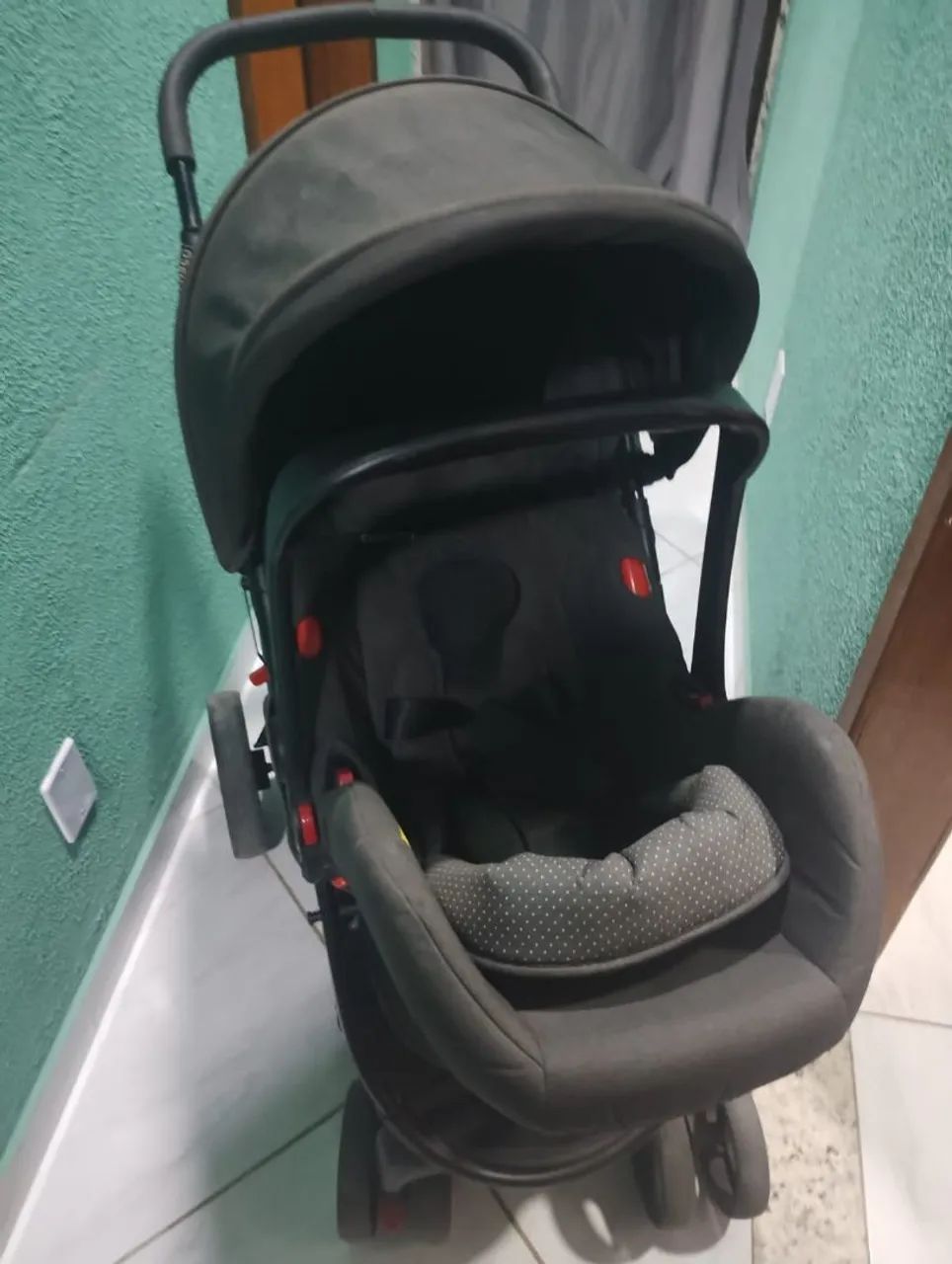 Carrinho de bebê cosco com bebê conforto  - Foto 2
