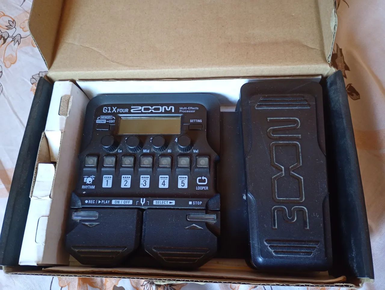 Pedaleira zoom g1x four - Instrumentos musicais - Henrique Jorge