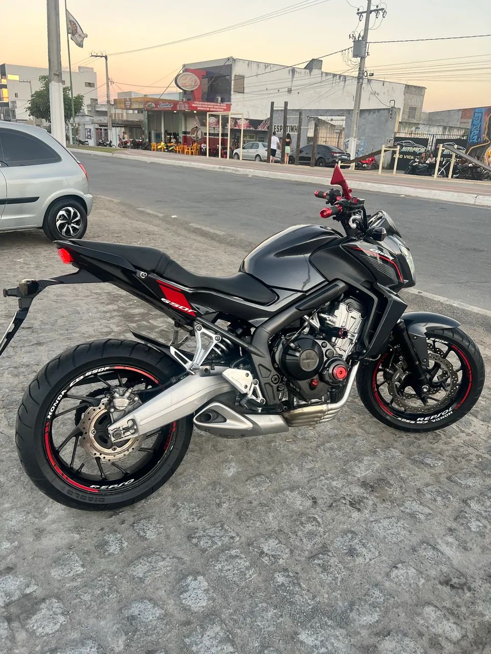 Cb 650 F 2015 em estado de zero 