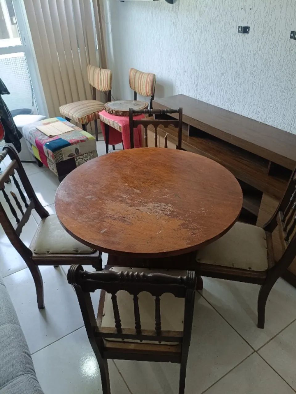 Mesa com 4 cadeiras  - Foto 2