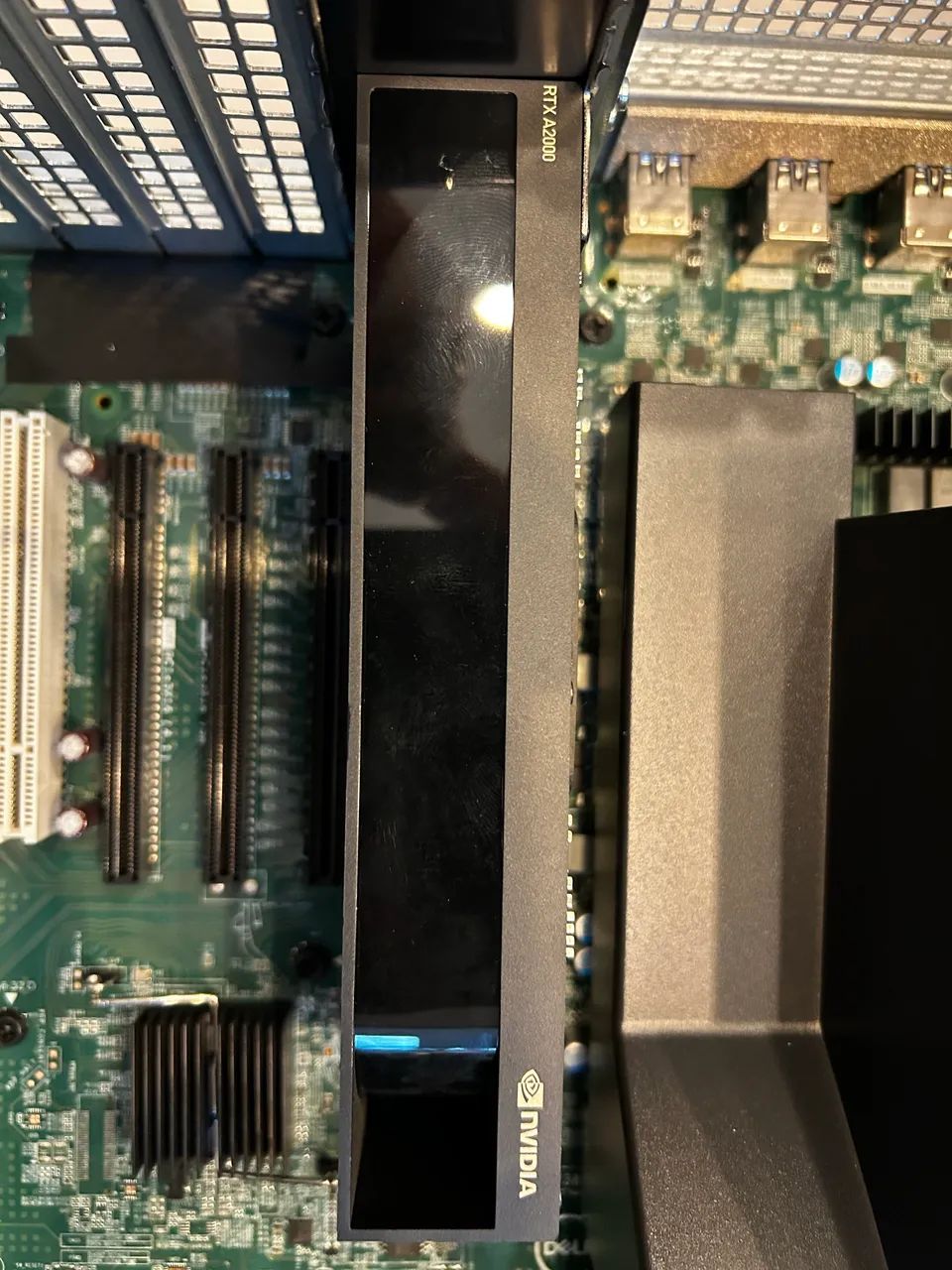 Dell Workstation T5820 - Xeon W-2223 - 32GB - Nvme 512GB- NVIDIA
