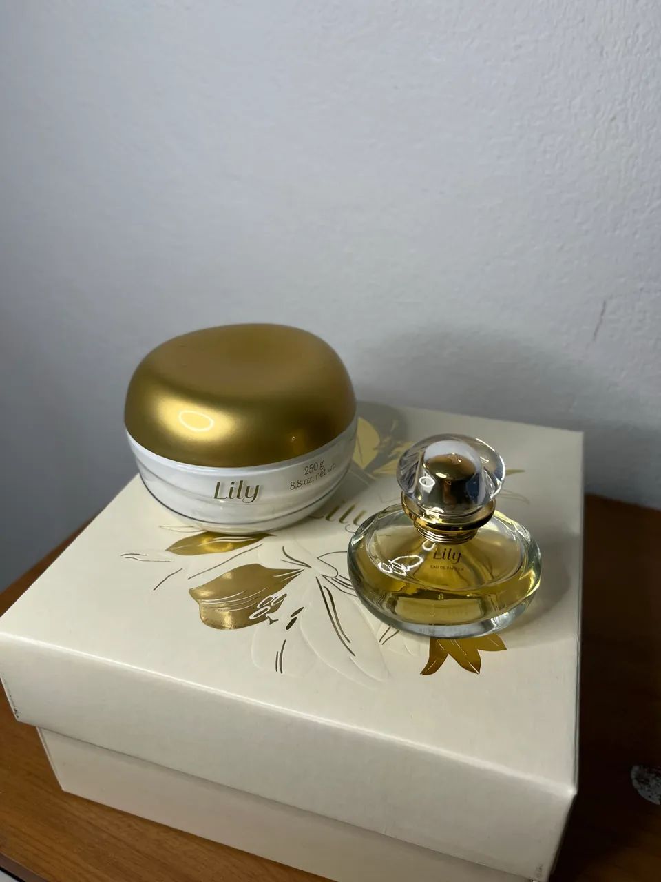 Kit lily (perfume + hidratante) - Foto 4