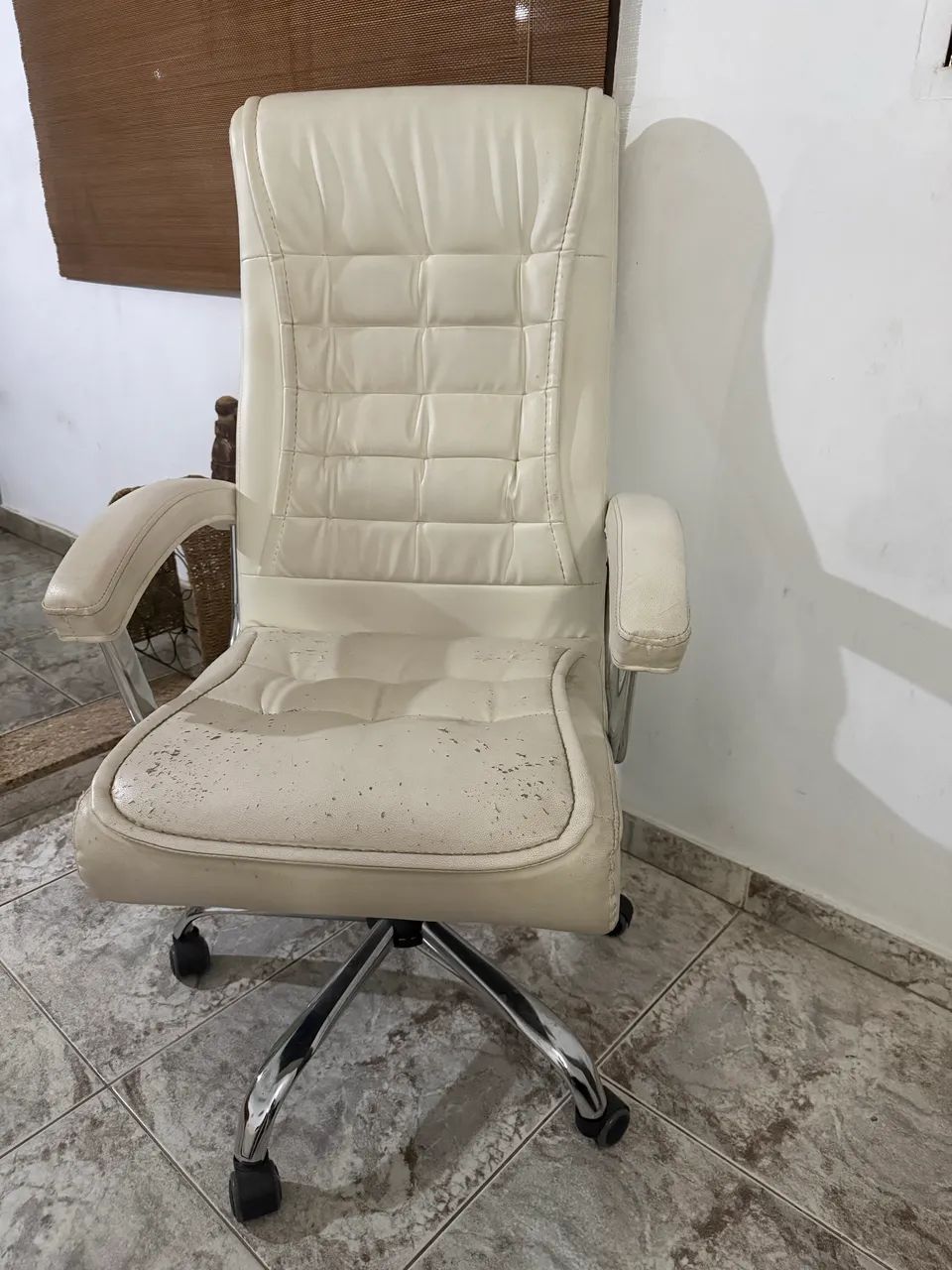 Cadeira De Escritório Presidente Ergonômica Branca Com 42 Molas Ensacadas - Foto 2