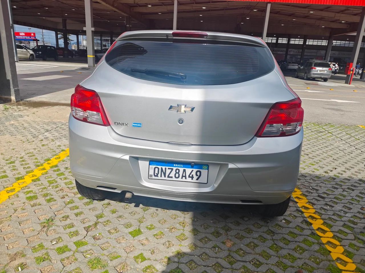 Chevrolet Onix JOY Hatch 1.0 8V Flex Mec. 4P 2018 - Foto 5