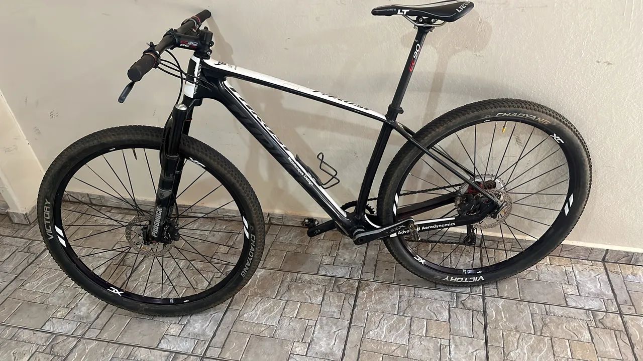 Bicicleta Trust aro 29 (Carbono) - Foto 5