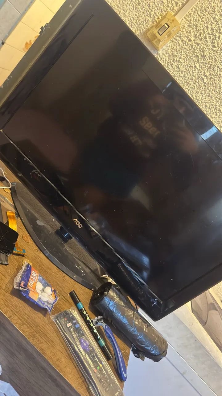 Tv AOC 28 polegadas funcionando perfeitamente 200$ - Foto 3