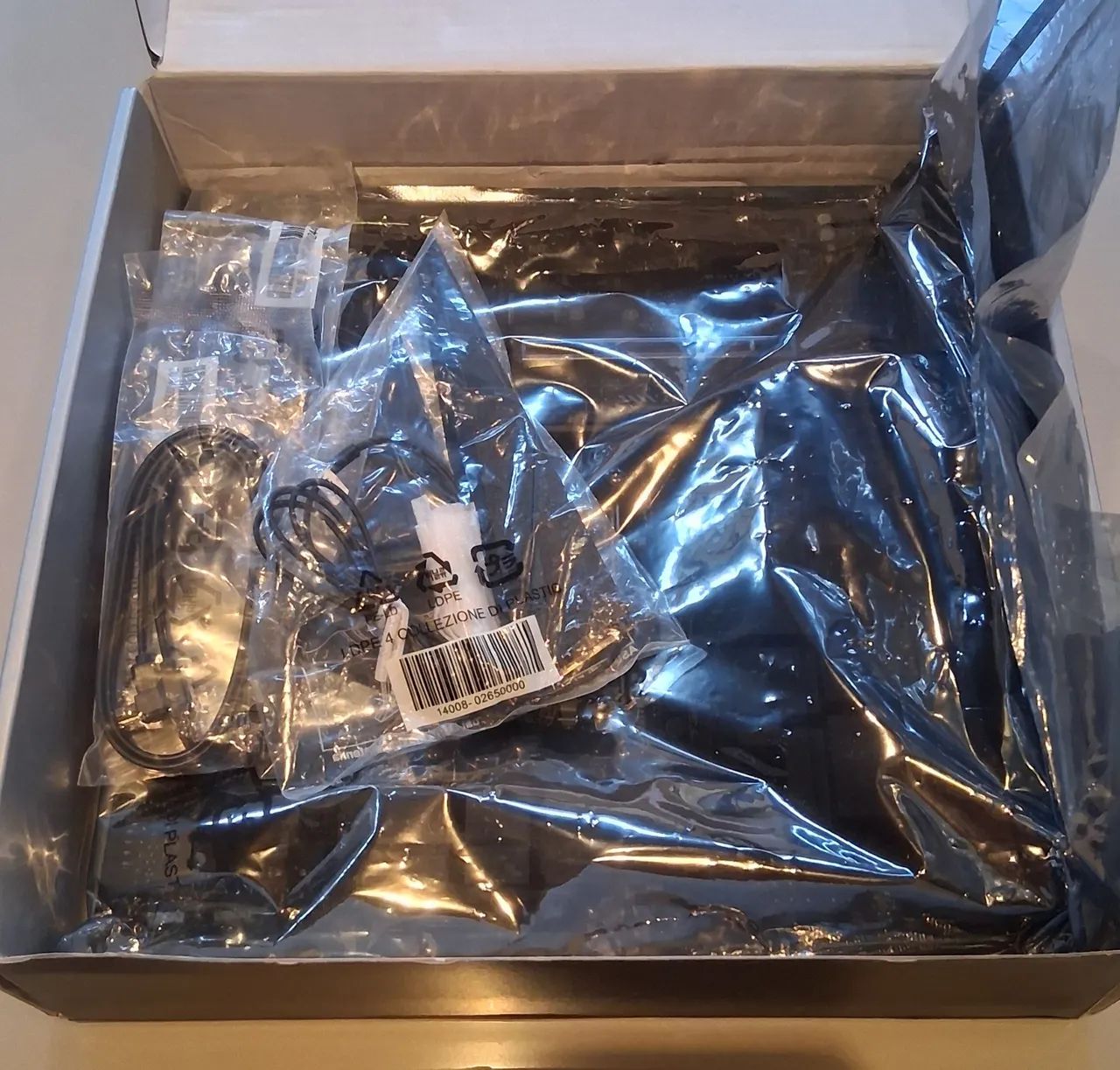 VENDO PLACA MAE B650M-E ASUS WIFI - Foto 3