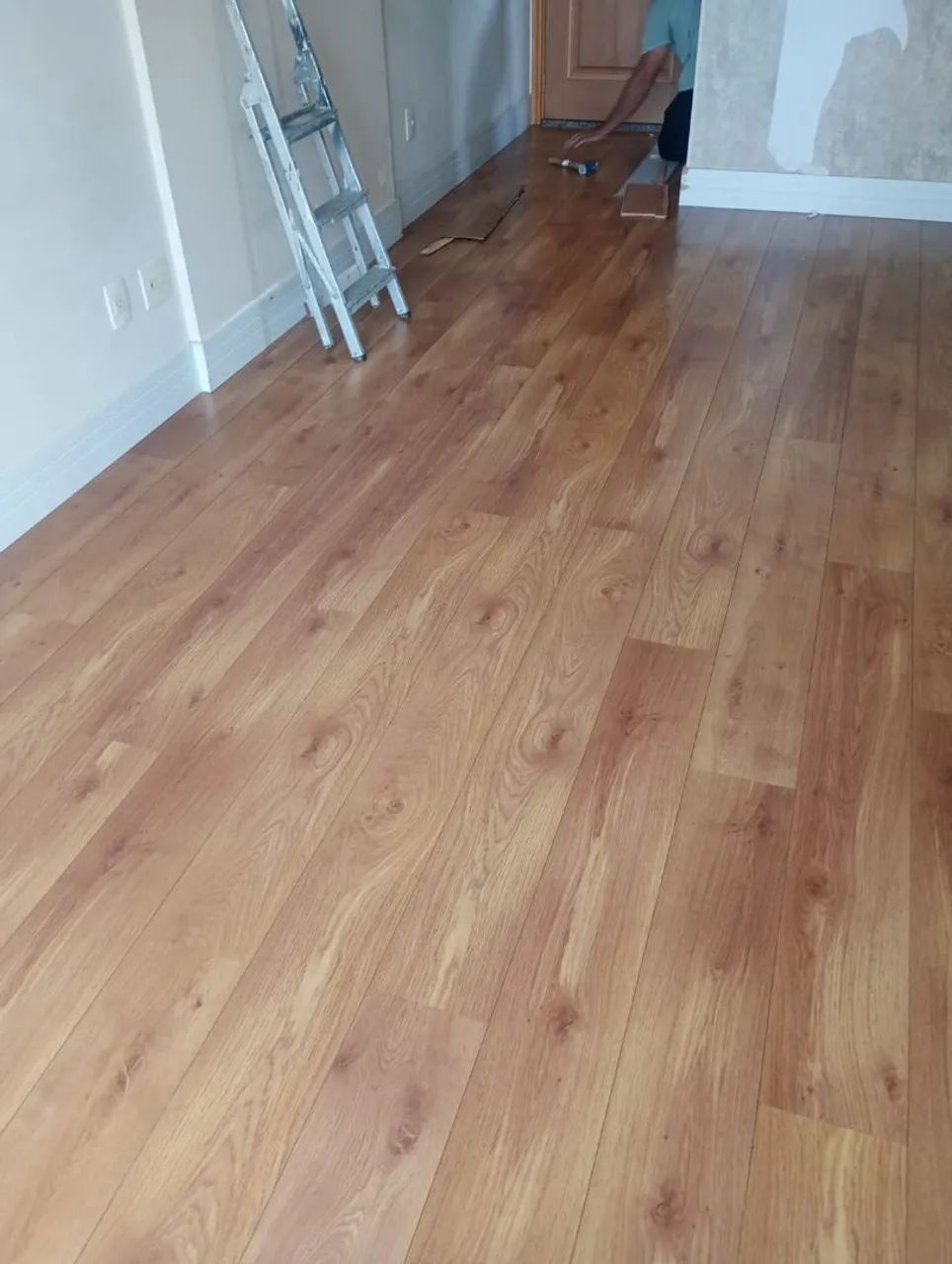 Instalação, nivelamento, vinílico e laminado . - Foto 4
