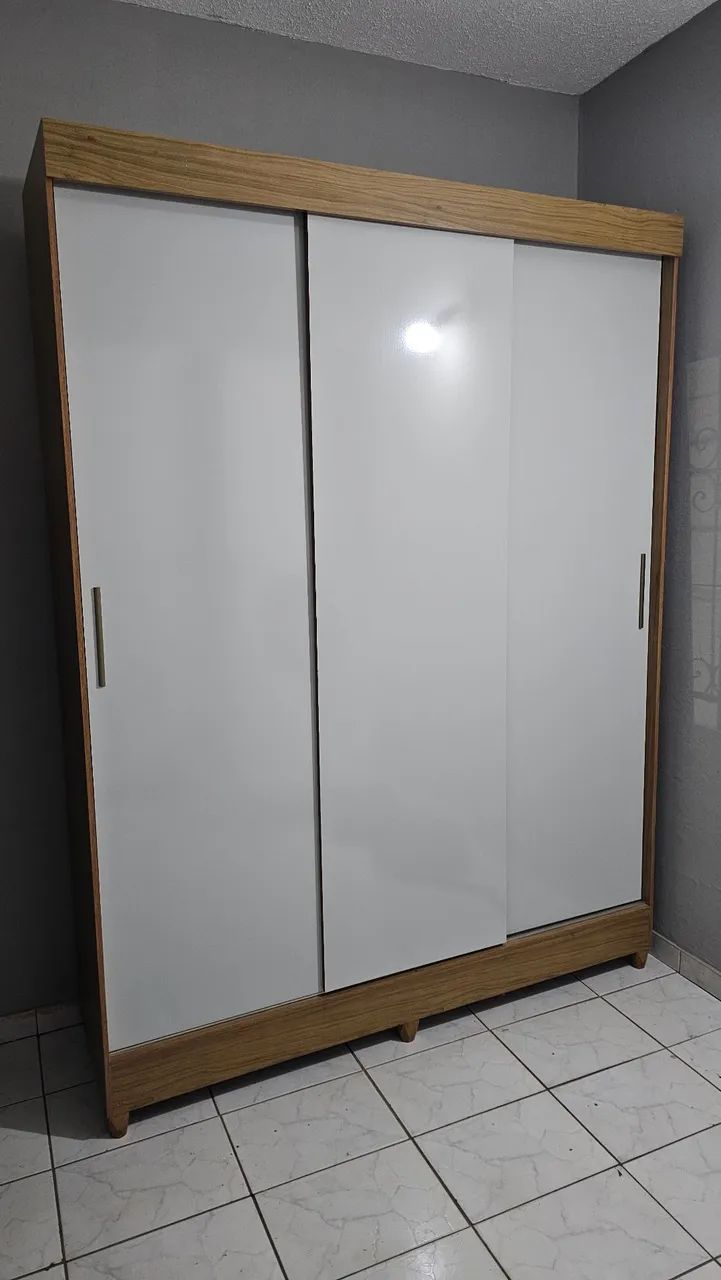 Vendo Guarda Roupa de Casal