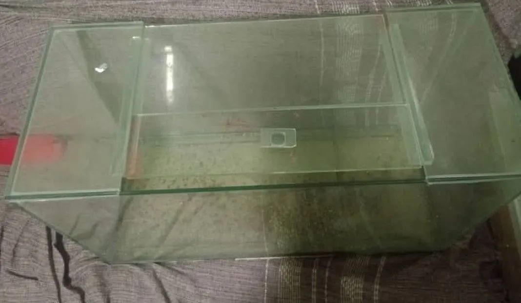 Vendo aquário medida 70x40x30 zap * - Foto 2