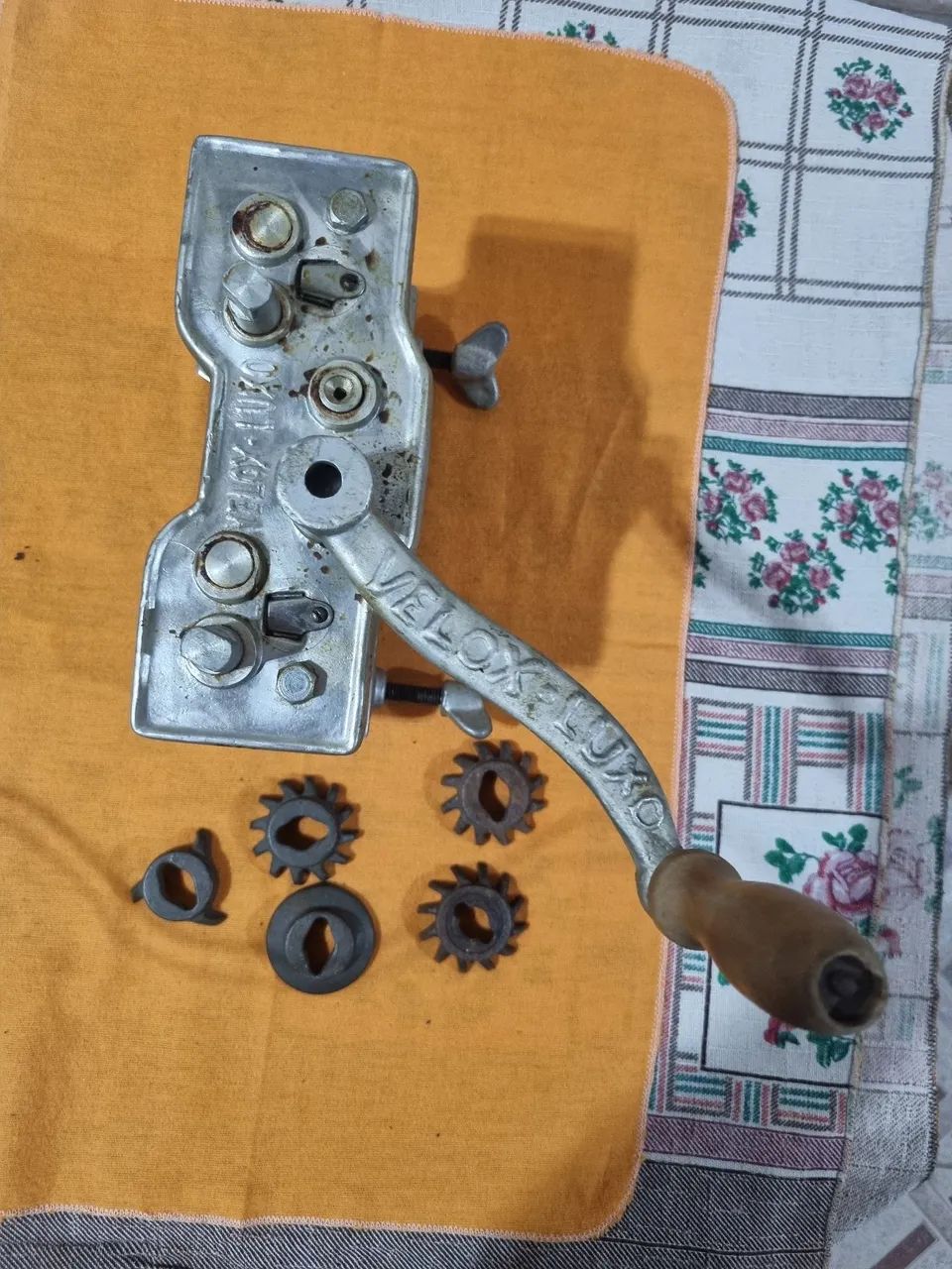 Maquina produção massas antiga