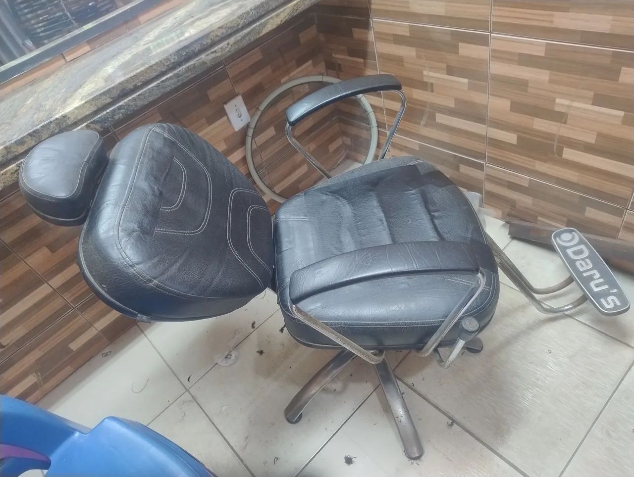 Reclining Chair, Auxiliary Trolley, and Portable Washbasin for Salon, BRL 649