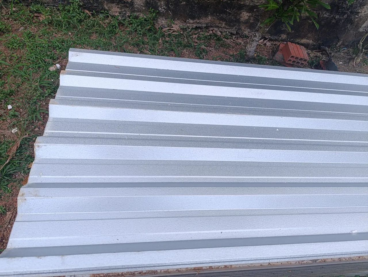 12 telhas de zinco e isopor 144m² - Foto 2